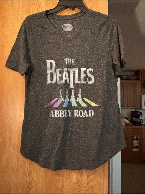 The Beatles Tops - The Beatles Black Heather Abbey Road Kids Tee with Rainbow Crosswalk